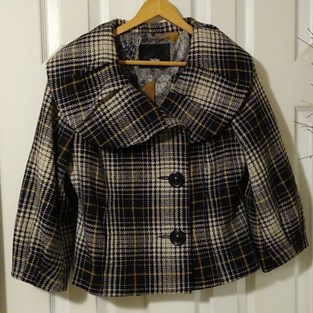 Beautiful and warm jacket 40% wool
